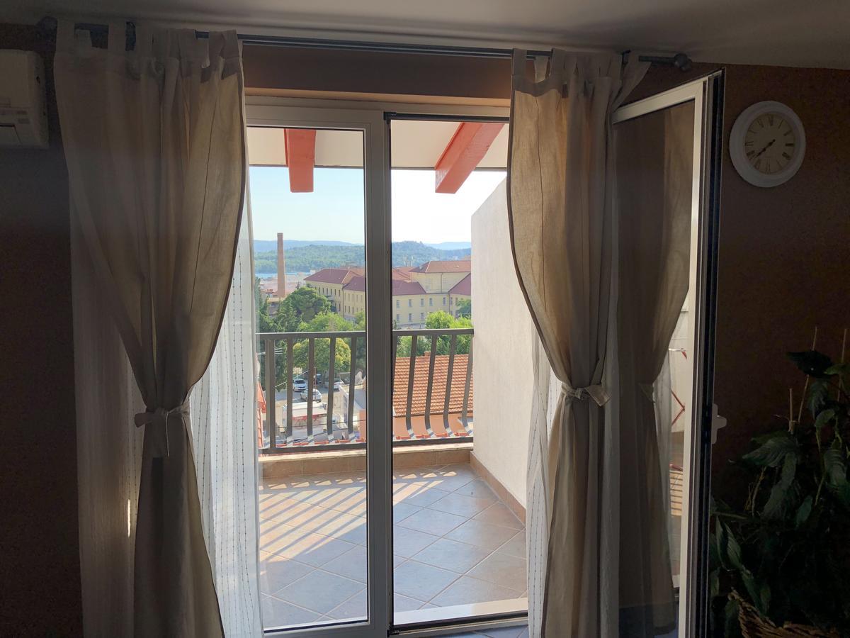Apartment City View Σίμπενικ Εξωτερικό φωτογραφία